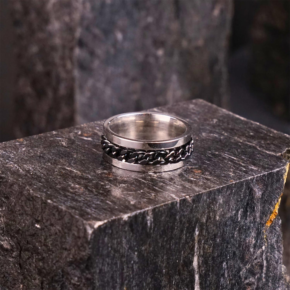 Black Curb Chain Ring - 6 mm - image 1
