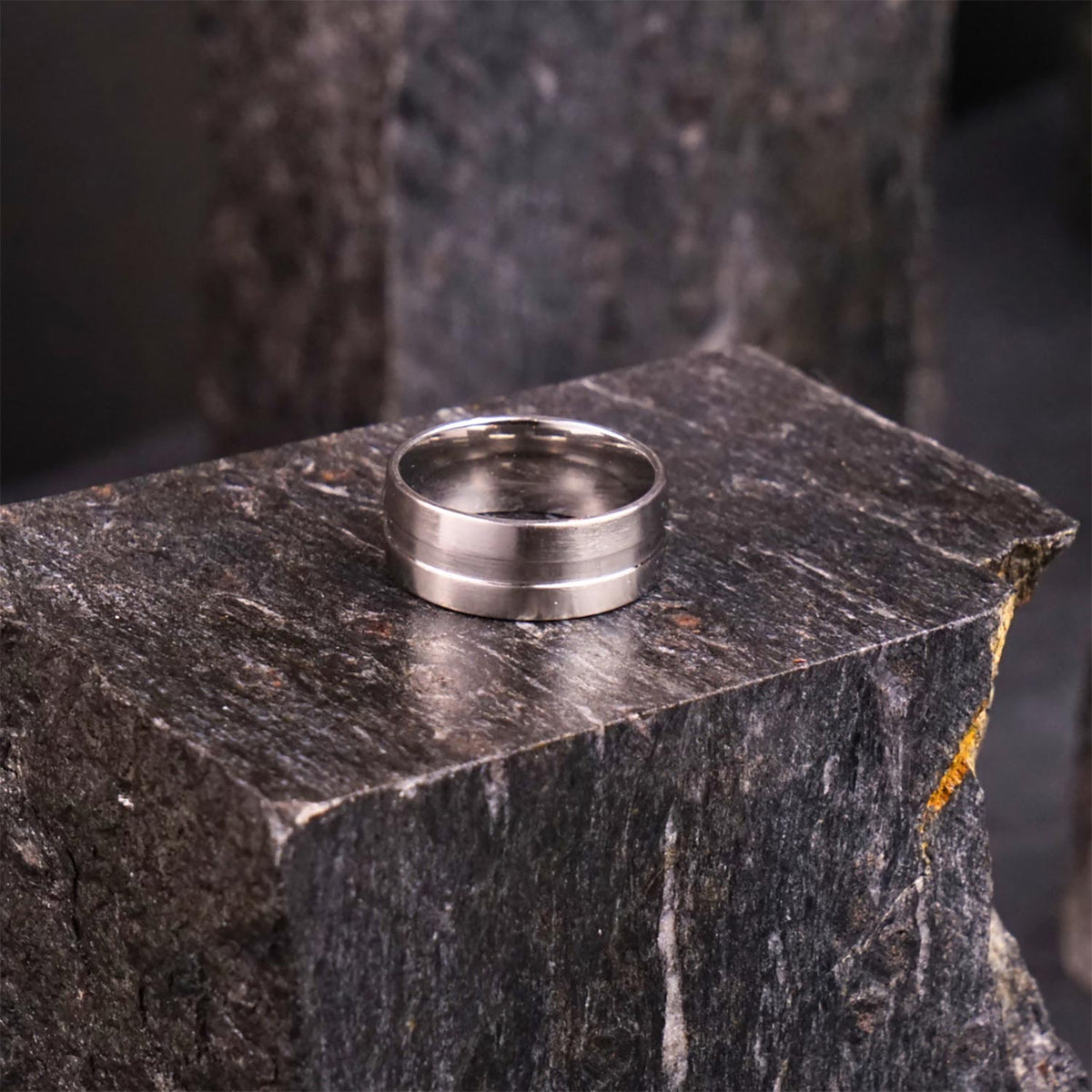 Silver Band Ring - 8 mm - image 1