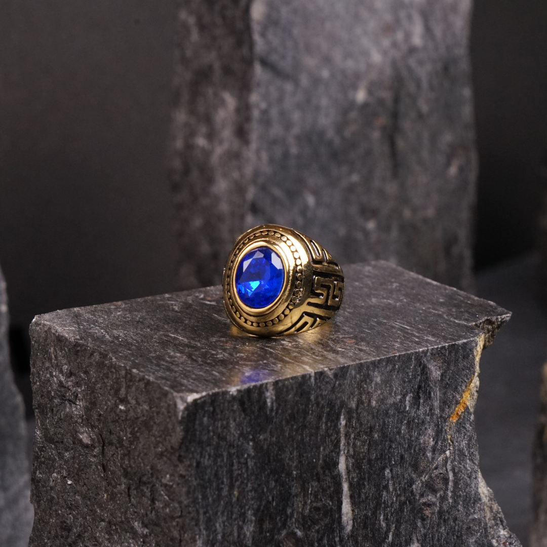 Sparkling Blue Stone Ring - image 1