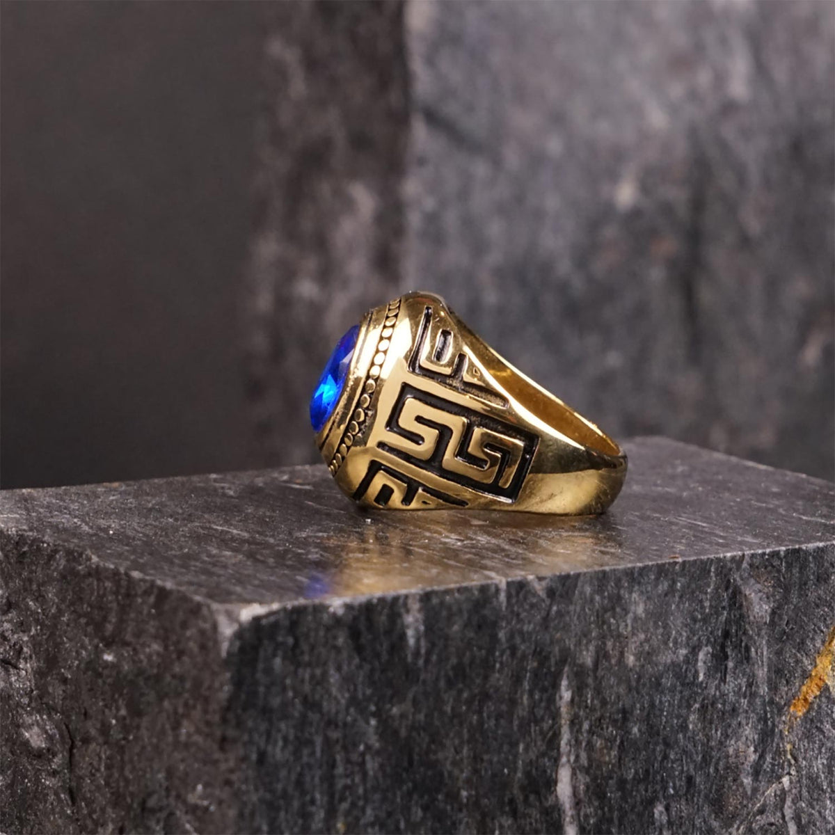 Sparkling Blue Stone Ring - image 2